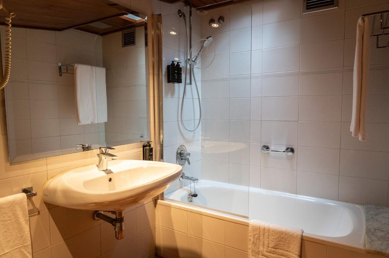 Bathroom 3, Hotel La Sagrera, Barcelona