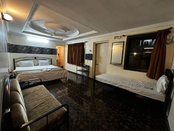 Bedroom 3, Hotel Sai Village, Ahmadnagar