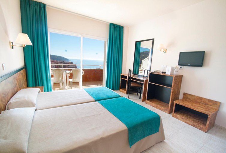 Bedroom 3, Hotel Gran Garbi & AquaSplash, Girona
