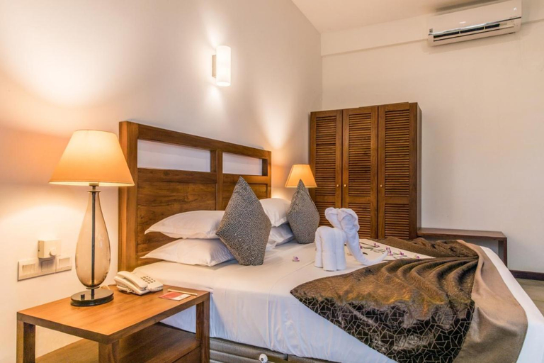 Bedroom 2, Manthila Hotel, N. Palatha Central
