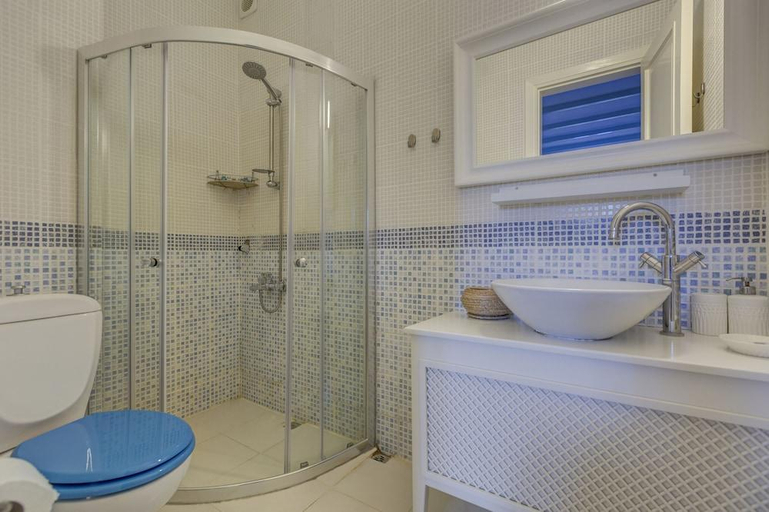 Bathroom 2, Beyazhan Hotel, Çeşme
