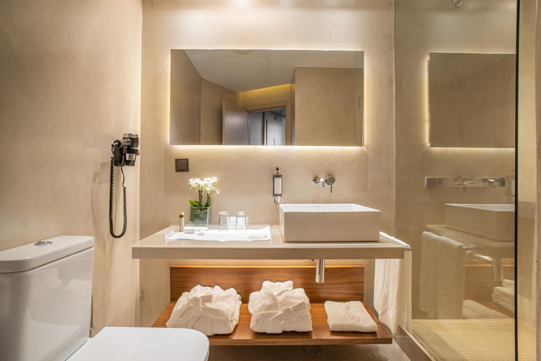Bathroom 4, Dom Henrique - Downtown, Porto