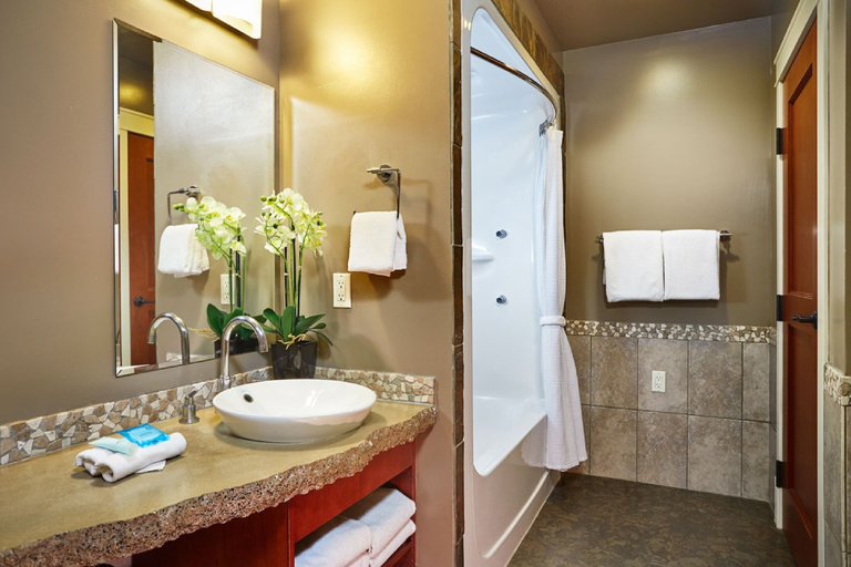 Bathroom 4, Bellstar Suites at Solara Resort, Division No. 15