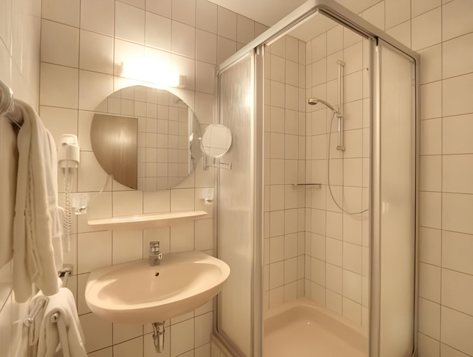 Bathroom 4, Jeddinger Hof Land- und Seminarhotel, Rotenburg (Wümme)