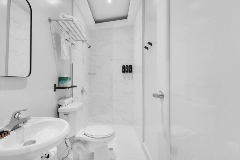 Bathroom 3, Red Door Inn