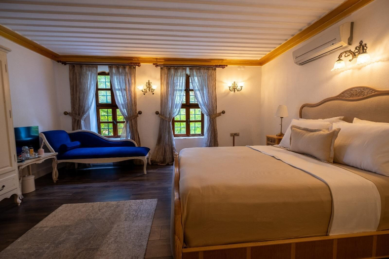 Bedroom 5, Konak 1927, Edremit