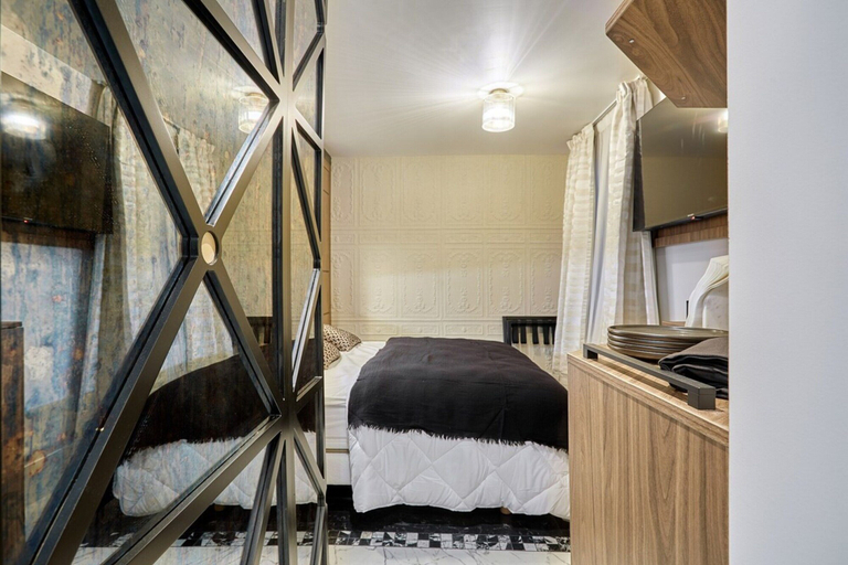 Room 3, Magnificent New Studio Louvre Palais Royal, Paris