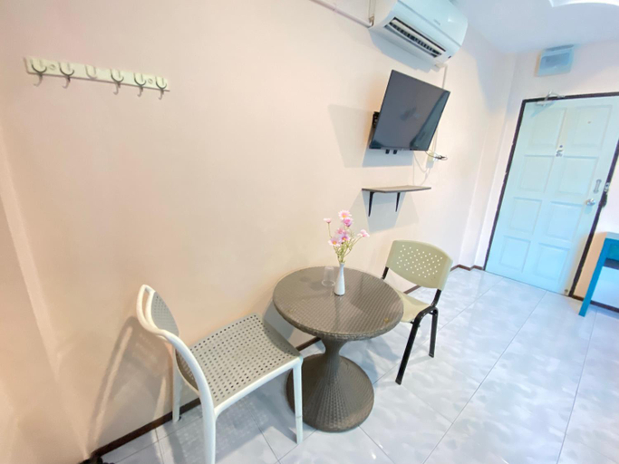 Others 4, Apartment X5, Pattaya