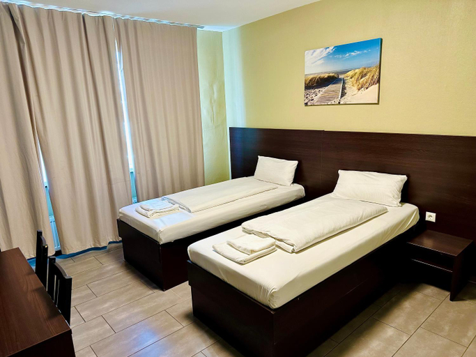 Bedroom 2, Hotel City Star, Frankfurt am Main