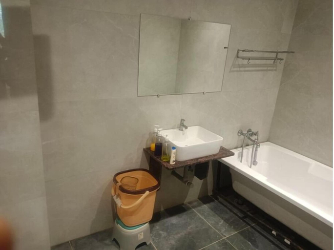 Bathroom, Hotel Ashoka Imperial, Nagpur