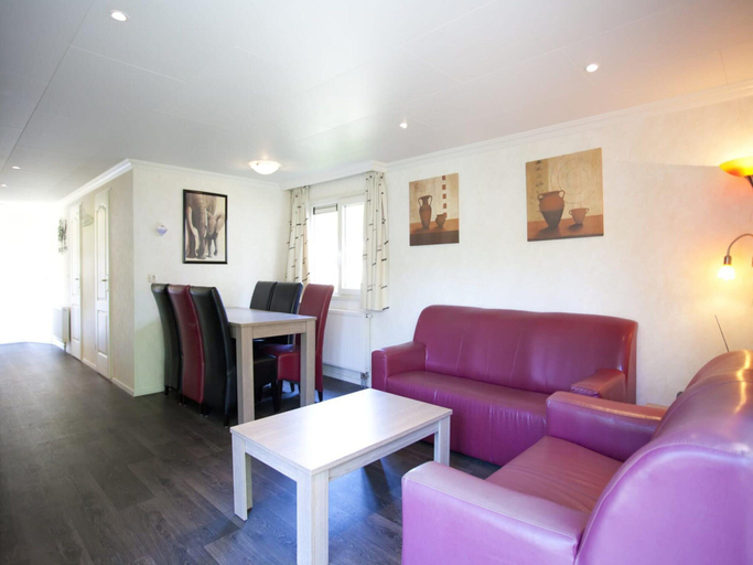 Living room, Nice Chalet on a Holiday Park 25 km From Amsterdam, Velsen