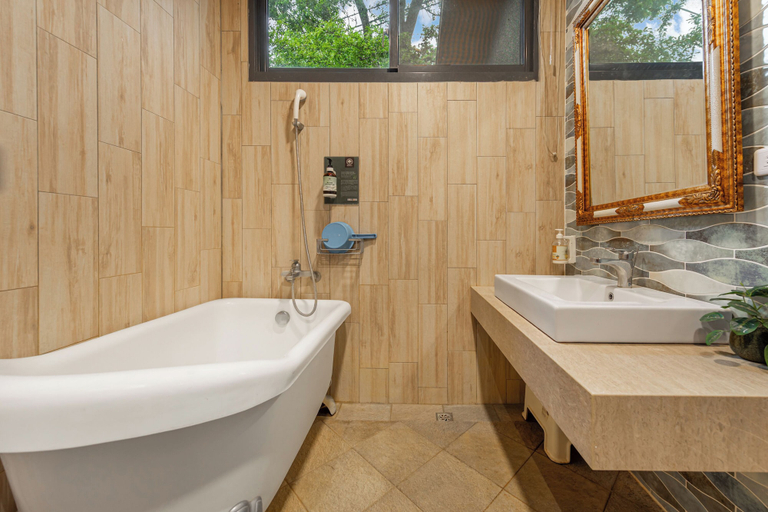 Bathroom 3, Zhe Juan Meng Tian, Miaoli