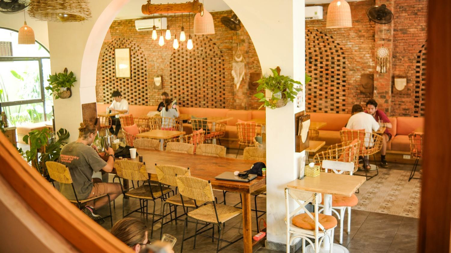 Food & Drinks 1, Leaf Sustainable Hostel, Da Nang