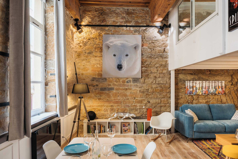 Interior 3, Dify Bear-hotel de Ville, Rhône
