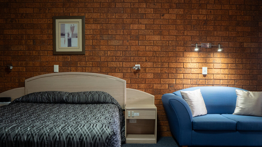 Bedroom 2, Yambil Inn Motel, Griffith
