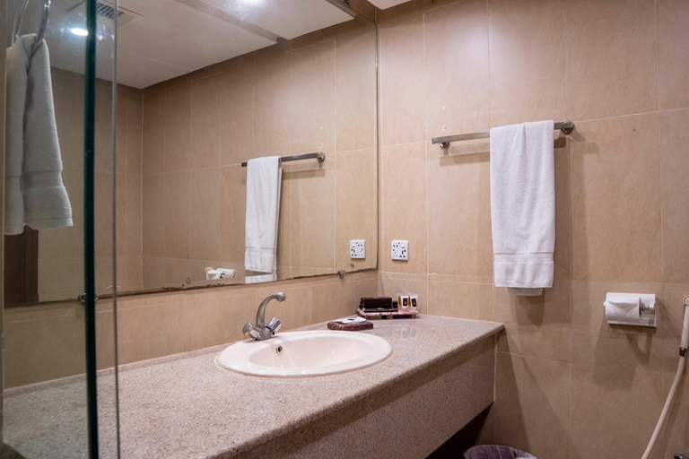 Bathroom 4, Legend Hotel Islamabad, Islamabad