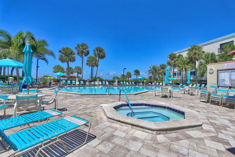 Sport & Beauty 3, Land's End 7-202 Beach Front, Pinellas