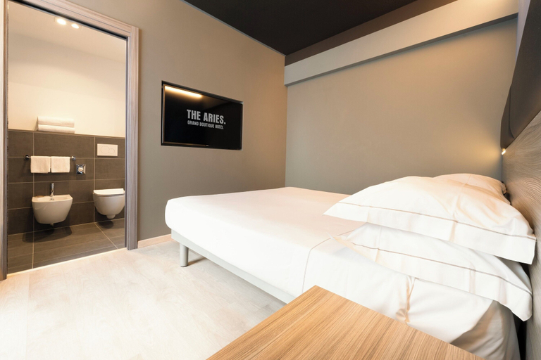 Bedroom 2, The Aries Hotel, Vicenza
