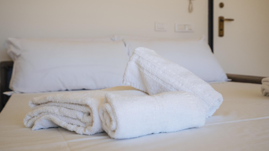 Room 4, Dei Mille 31 B, Savona
