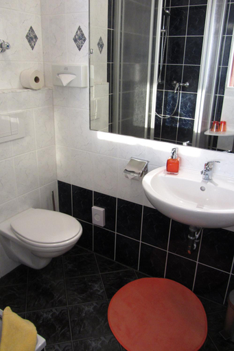 Bathroom 3, Willmersdorfer Hof, Cottbus