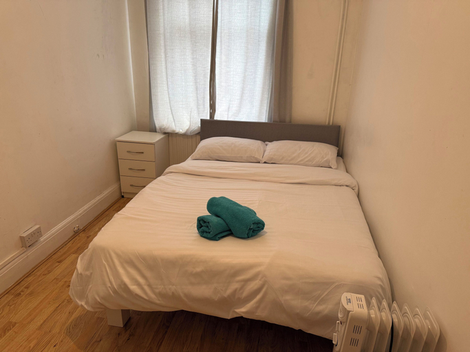 Bedroom 5, Rahal Hotel Hackney London, London