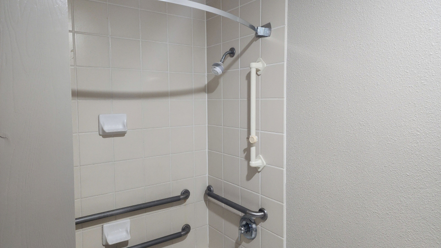 Bathroom 4, Days Inn by Wyndham Seguin TX, Guadalupe