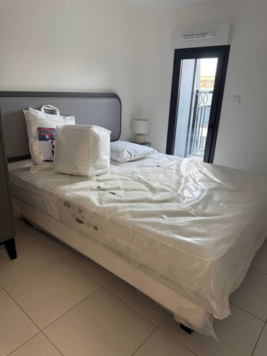 Room 4, Charming Appt - 3bdr/8p - Near Paris & La Defense, Hauts-de-Seine