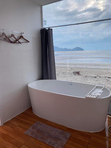 Bathroom 5, Blue Lagoon Home Trang, Kantrang
