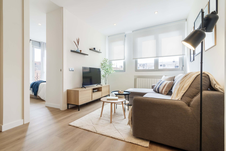 Room 4, w Remarkable 1BR With Lovely Decor in Justicia, Madrid