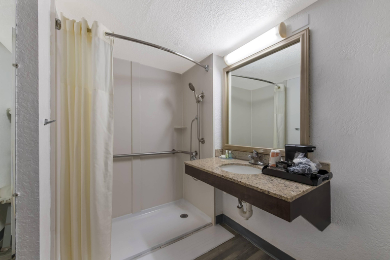 Bathroom 5, Quality Inn Charlotte Airport, Mecklenburg