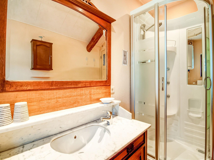 Bathroom 3, Holiday Home in Lierneux with Garden, Liège