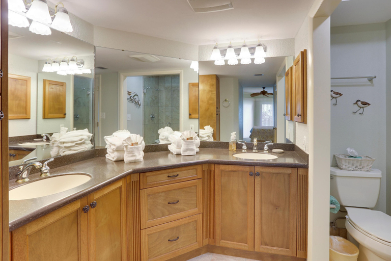 Bathroom 5, Land's End 7-304 Beach Front - Premier, Pinellas
