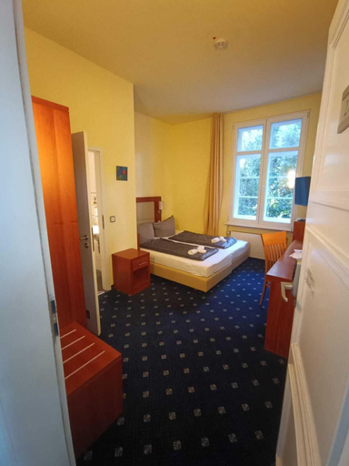 Bedroom 3, villa furstenberg, Leverkusen