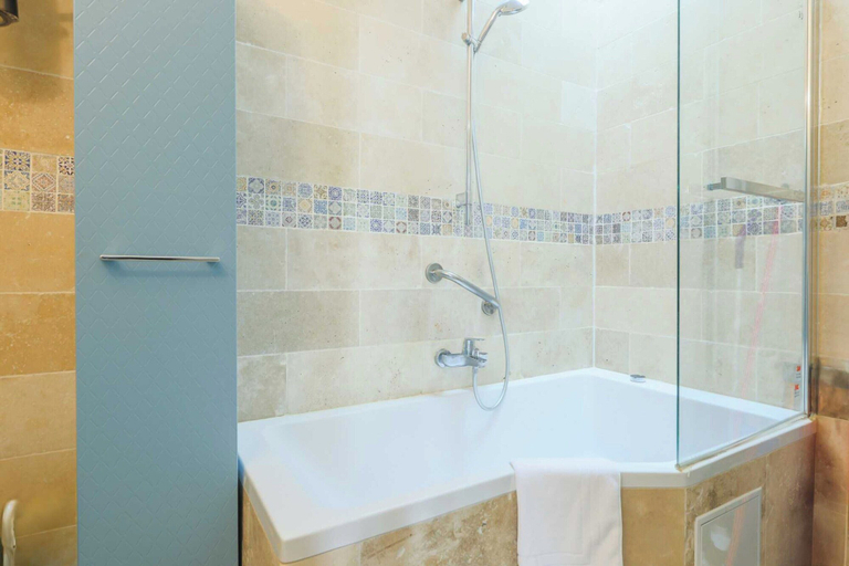 Bathroom 2, Beautiful Apartment 1br/3p - Montrouge, Hauts-de-Seine