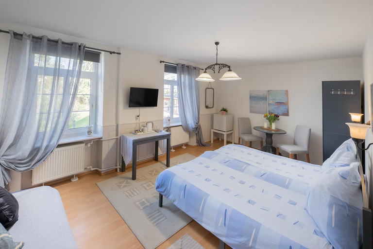 Bedroom 3, Syrtaki Rooms Comfortable Business Stay im Schwarzwald, Rastatt