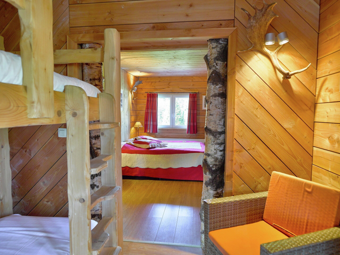 Others 4, Luxurious Holiday Home in Stoumont With Pool & Bar, Liège