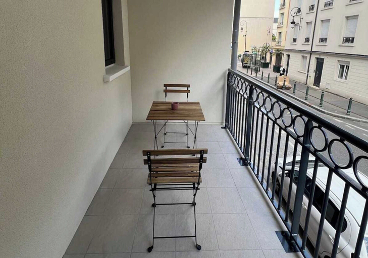 Outdoor dining 4, Elegant Appt - 2bdr/6p - Near Paris & La Defense, Hauts-de-Seine