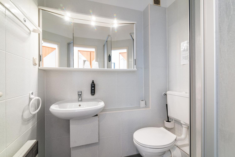 Bathroom, Hotel Cafe Galerie, Region Hannover
