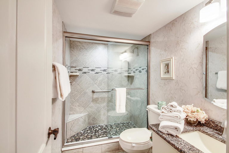 Bathroom 5, Land's End 6-404 Beach Front, Pinellas