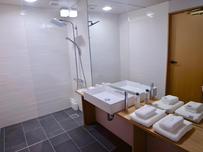 Bathroom 3, Denpaku Akakina Hotel, Amami