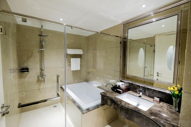 Bathroom 5, LK Grand Empire, Pattaya