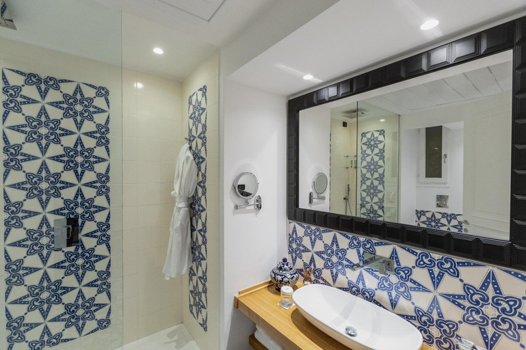 Bathroom 4, Esplanade Boutique Hotel, Salerno