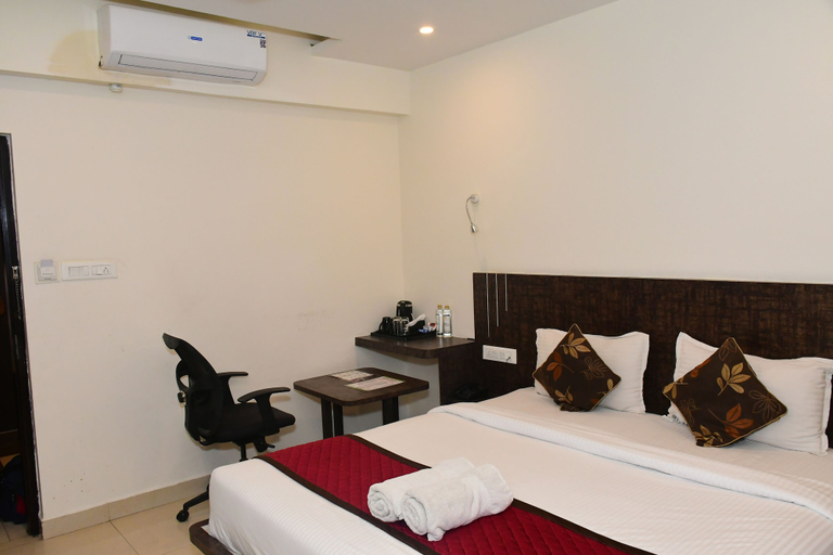 Bedroom 4, Sai Vihaar Inn & Suites, Mysore
