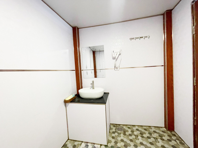 Bathroom 5, The Wind Koh Rong, Sihanoukville