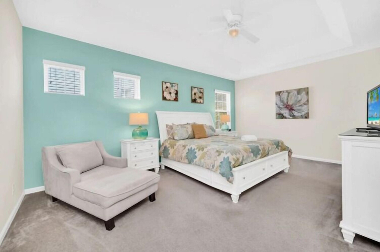 Room 5, Stunner 6Br W/ South Pool, Lake View & Near Golf, Polk