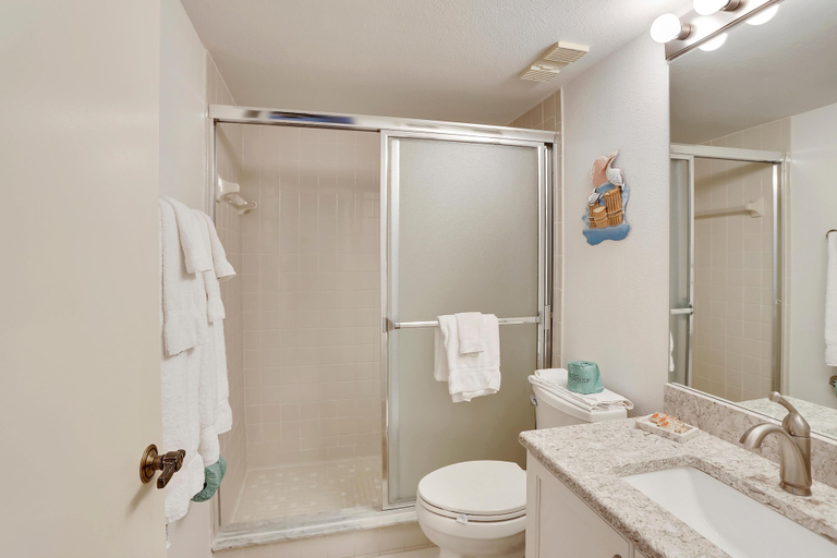 Bathroom 4, Land's End 10-305 Beach Front, Pinellas