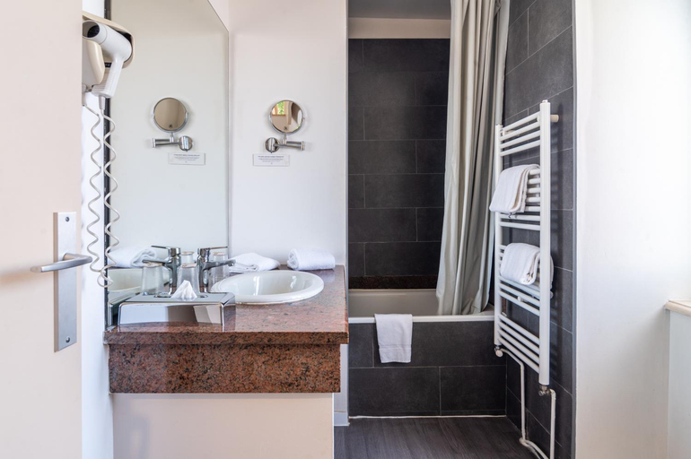 Bathroom 3, Logis Le Relais de Fusies, Tarn