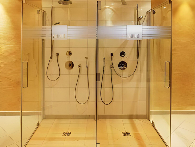 Bathroom 3, Hotel Auwirt, Zell am See