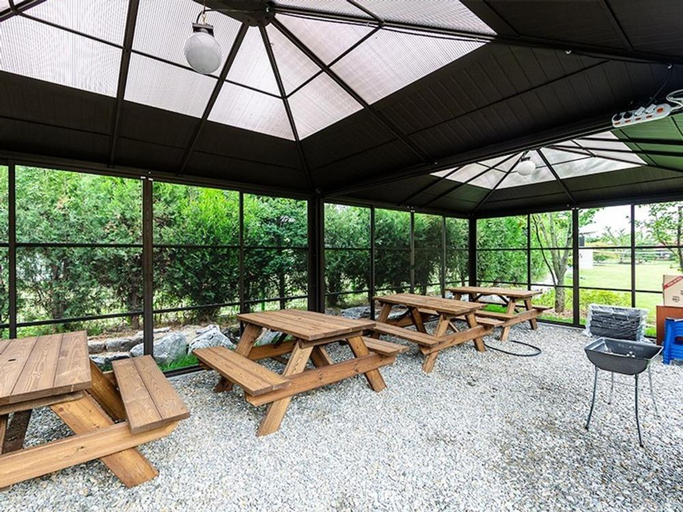 Others 5, Jebudo Woori Pension, Hwaseong