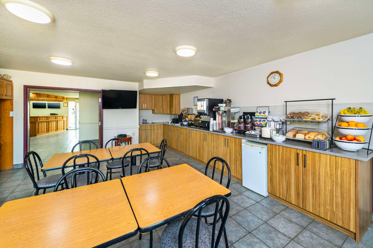Others 5, Rodeway Inn Edson, Division No. 14